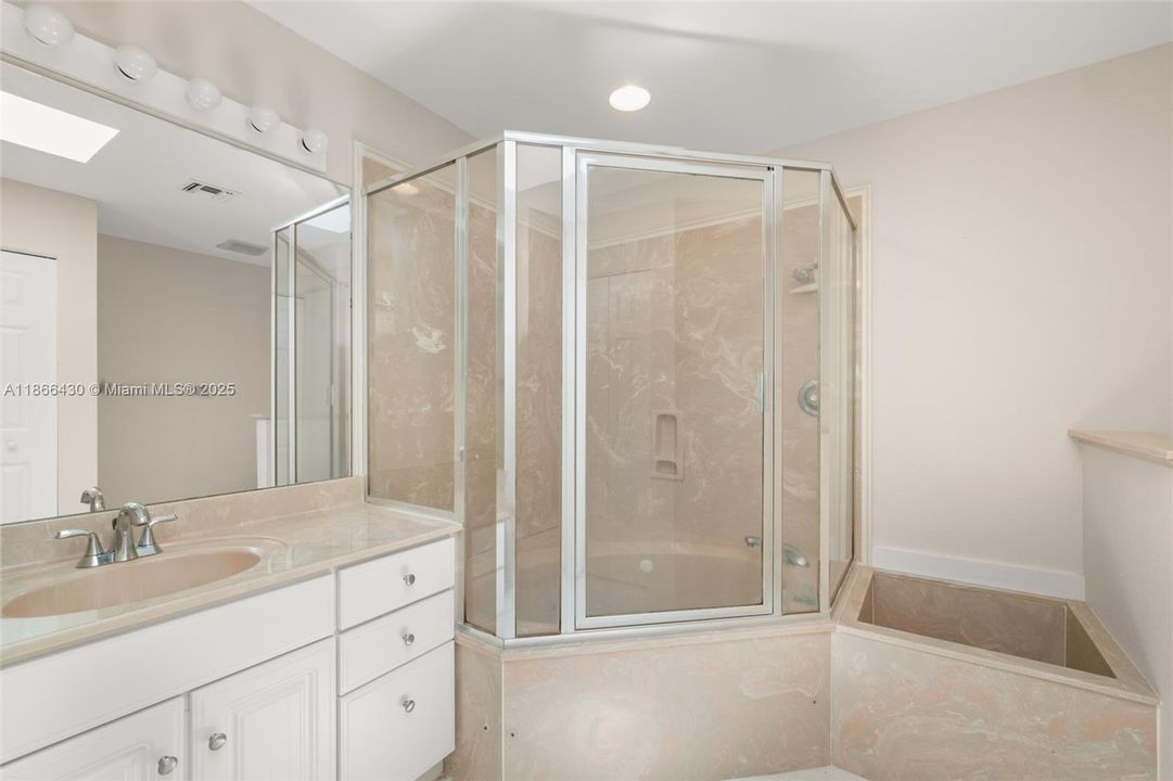 For Sale: $299,000 (3 beds, 2 baths, 1536 Square Feet)
