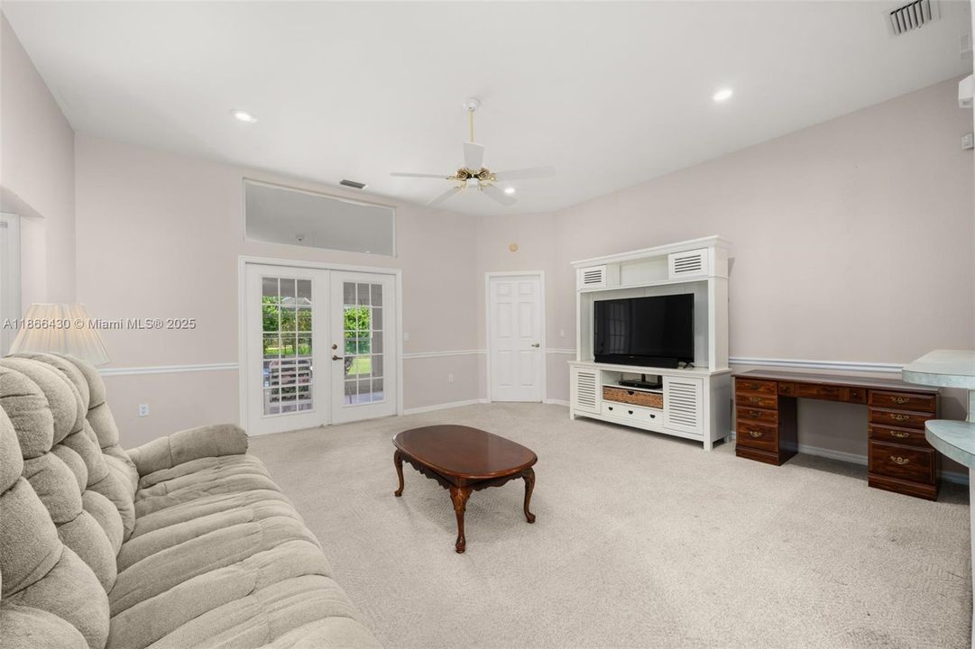 For Sale: $299,000 (3 beds, 2 baths, 1536 Square Feet)