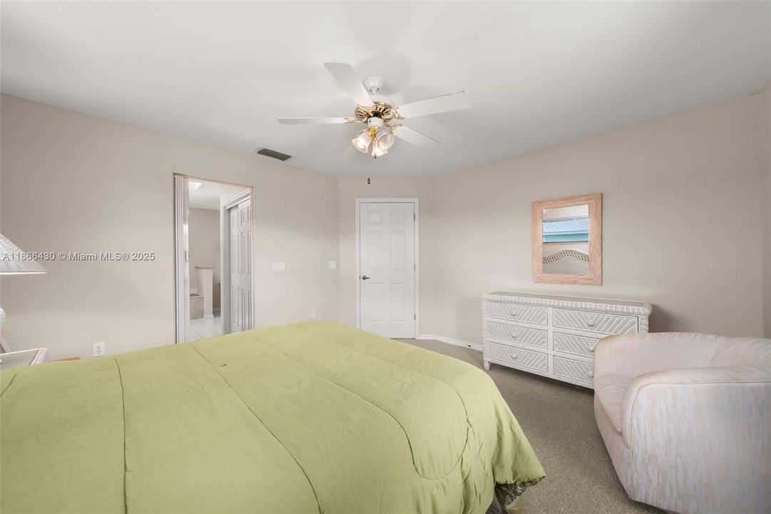 For Sale: $299,000 (3 beds, 2 baths, 1536 Square Feet)