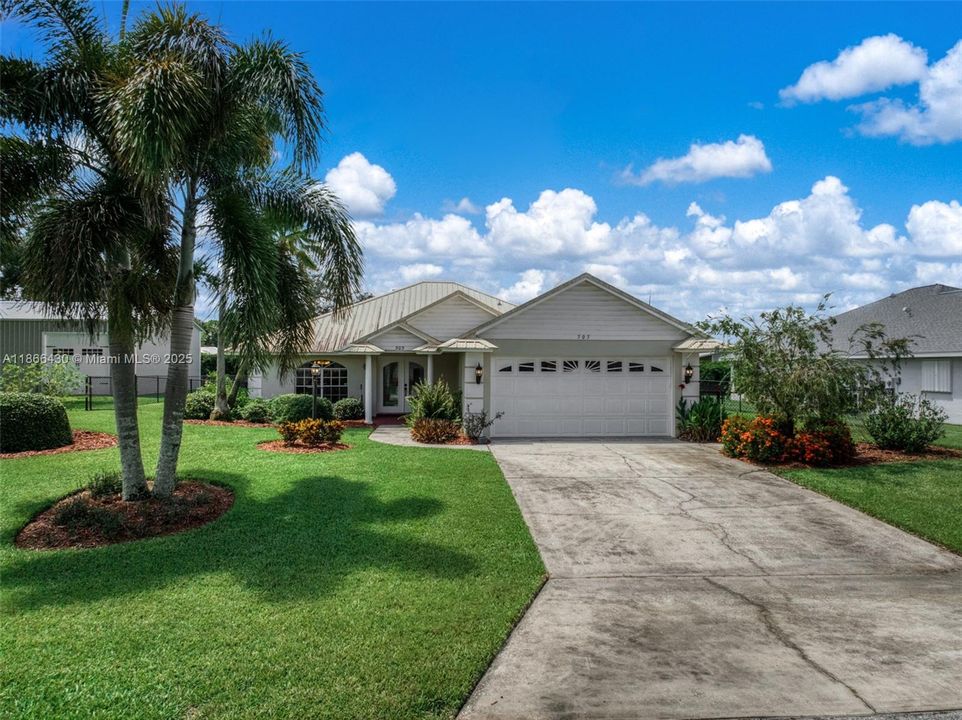 For Sale: $299,000 (3 beds, 2 baths, 1536 Square Feet)