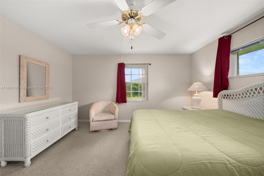 For Sale: $299,000 (3 beds, 2 baths, 1536 Square Feet)