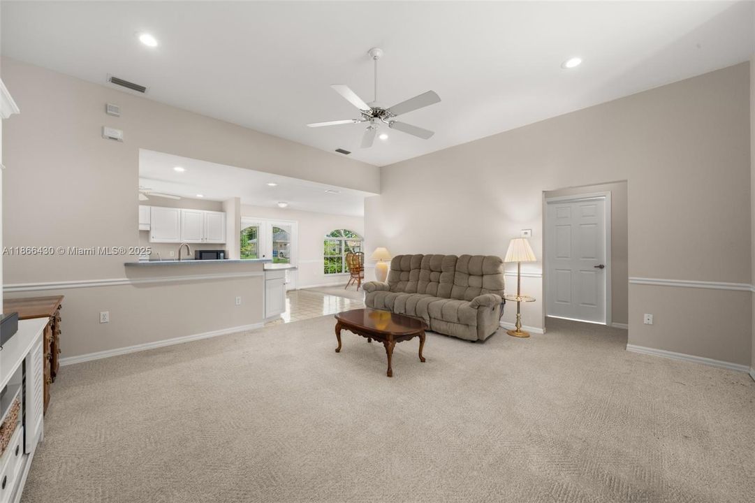 For Sale: $299,000 (3 beds, 2 baths, 1536 Square Feet)