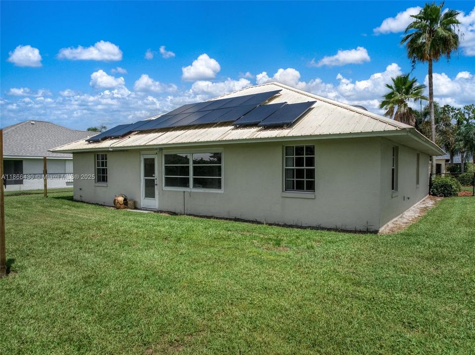 For Sale: $299,000 (3 beds, 2 baths, 1536 Square Feet)