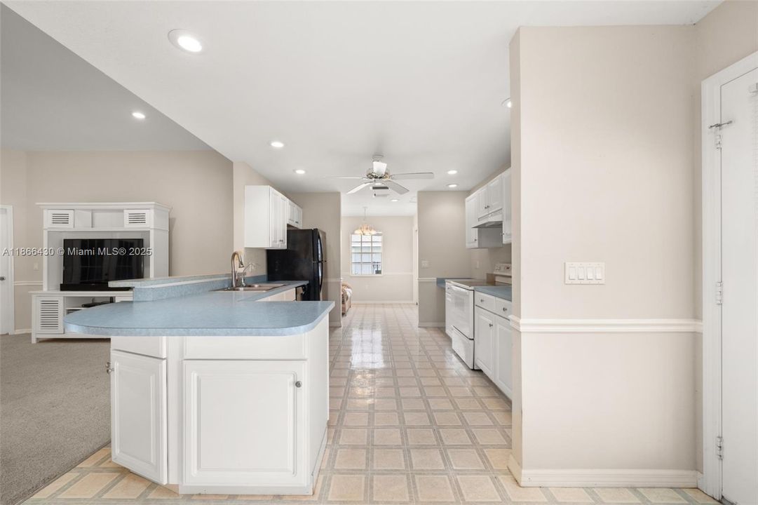 For Sale: $299,000 (3 beds, 2 baths, 1536 Square Feet)