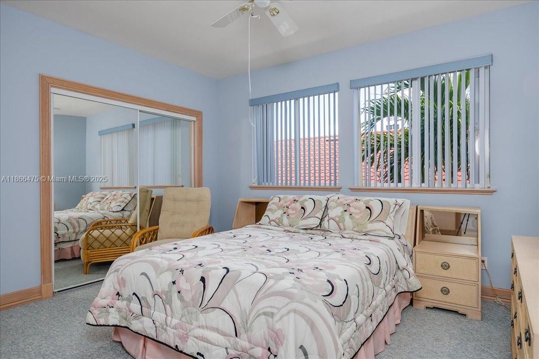 Vendido Recientemente: $889,999 (3 camas, 3 baños, 0 Pies cuadrados)