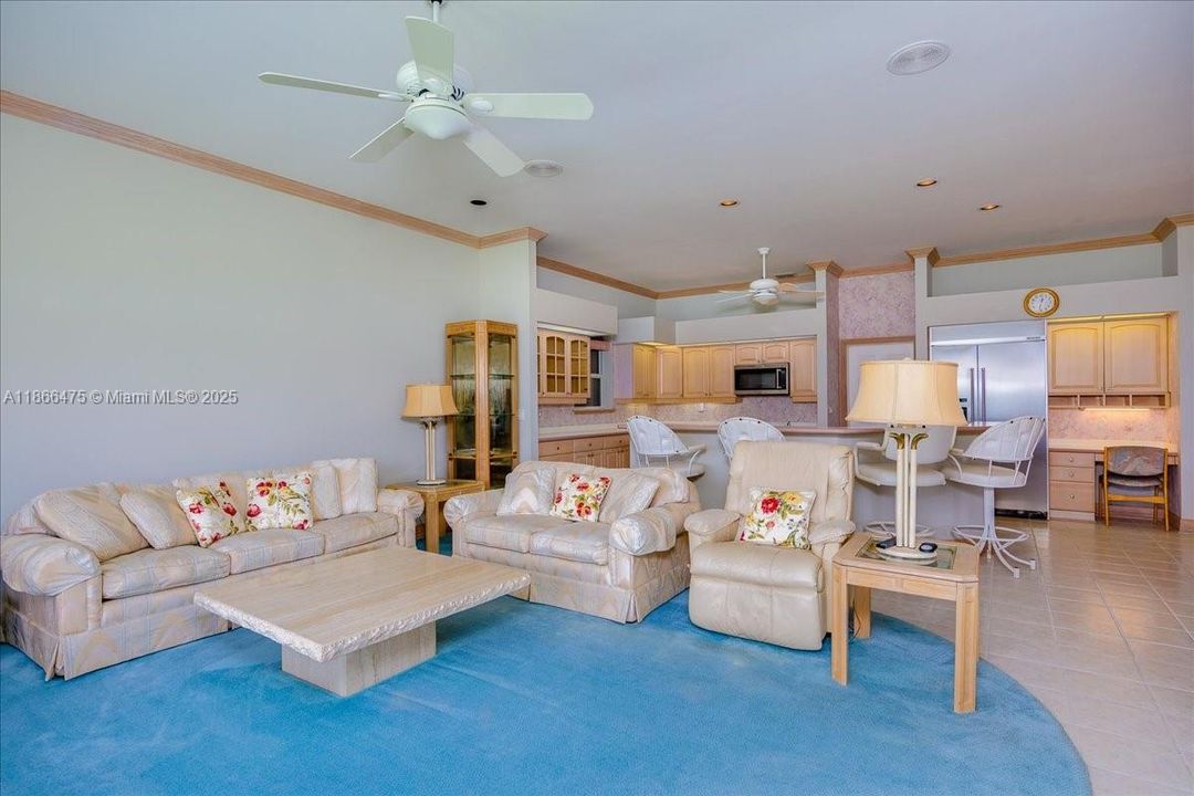 Vendido Recientemente: $889,999 (3 camas, 3 baños, 0 Pies cuadrados)