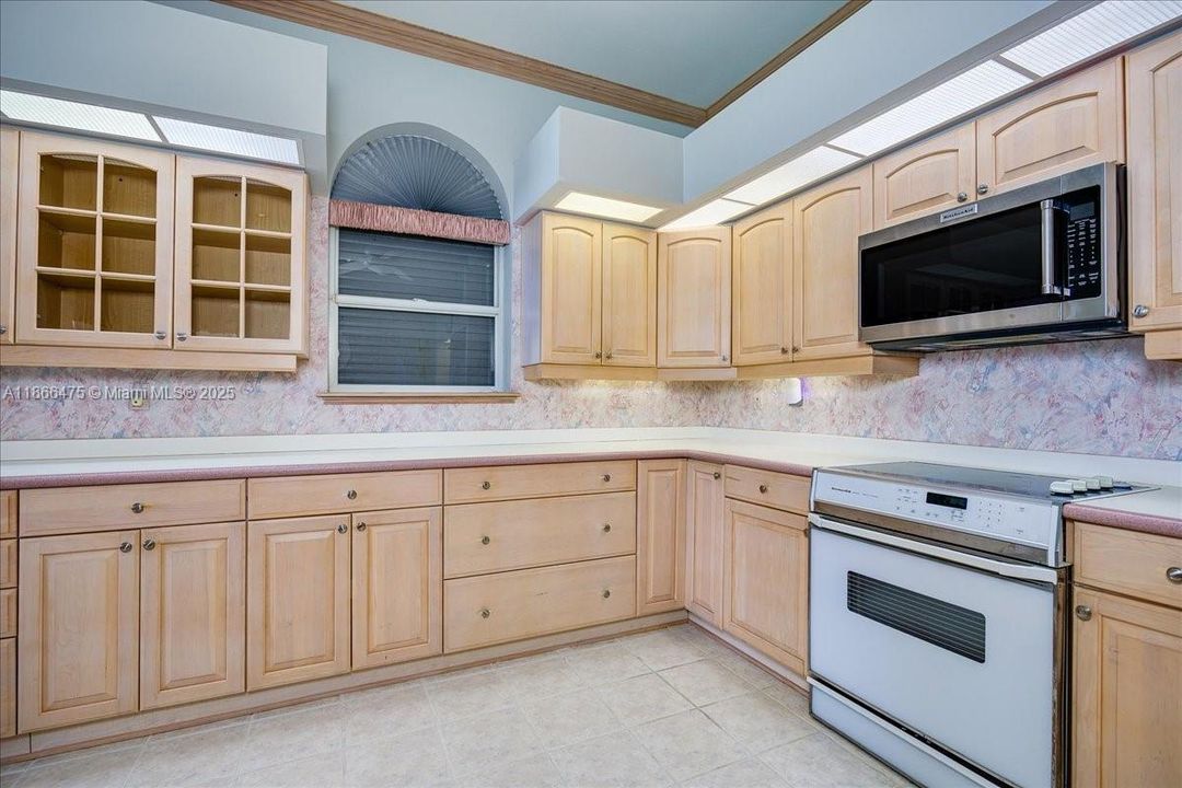 Vendido Recientemente: $889,999 (3 camas, 3 baños, 0 Pies cuadrados)