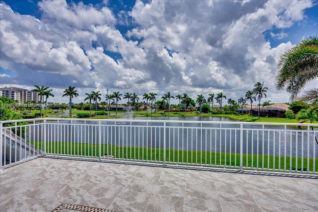 Vendido Recientemente: $889,999 (3 camas, 3 baños, 0 Pies cuadrados)