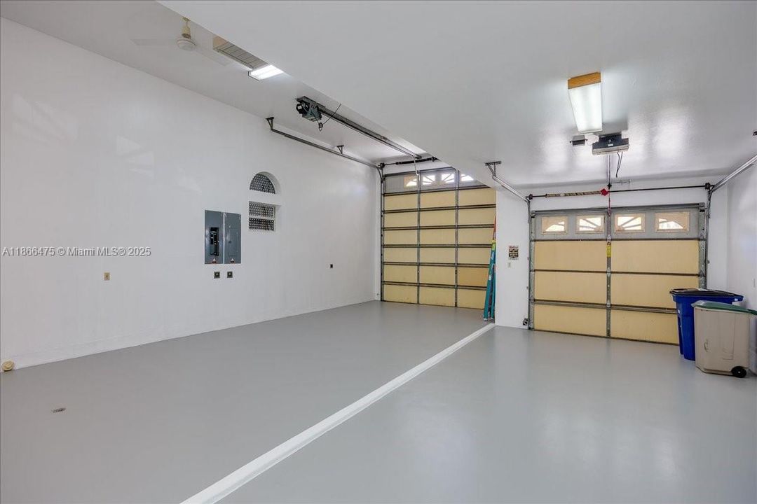 Vendido Recientemente: $889,999 (3 camas, 3 baños, 0 Pies cuadrados)