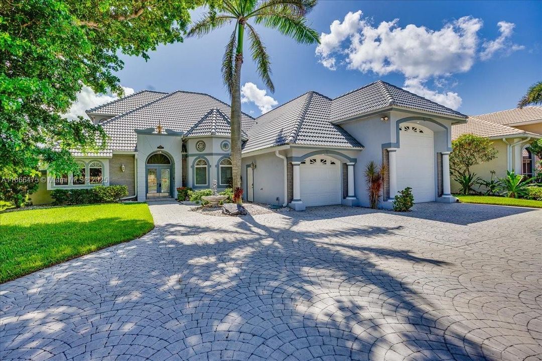 Vendido Recientemente: $889,999 (3 camas, 3 baños, 0 Pies cuadrados)