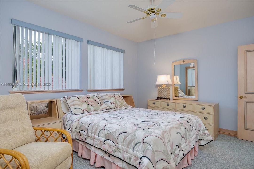 Vendido Recientemente: $889,999 (3 camas, 3 baños, 0 Pies cuadrados)