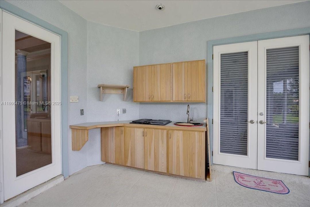 Vendido Recientemente: $889,999 (3 camas, 3 baños, 0 Pies cuadrados)