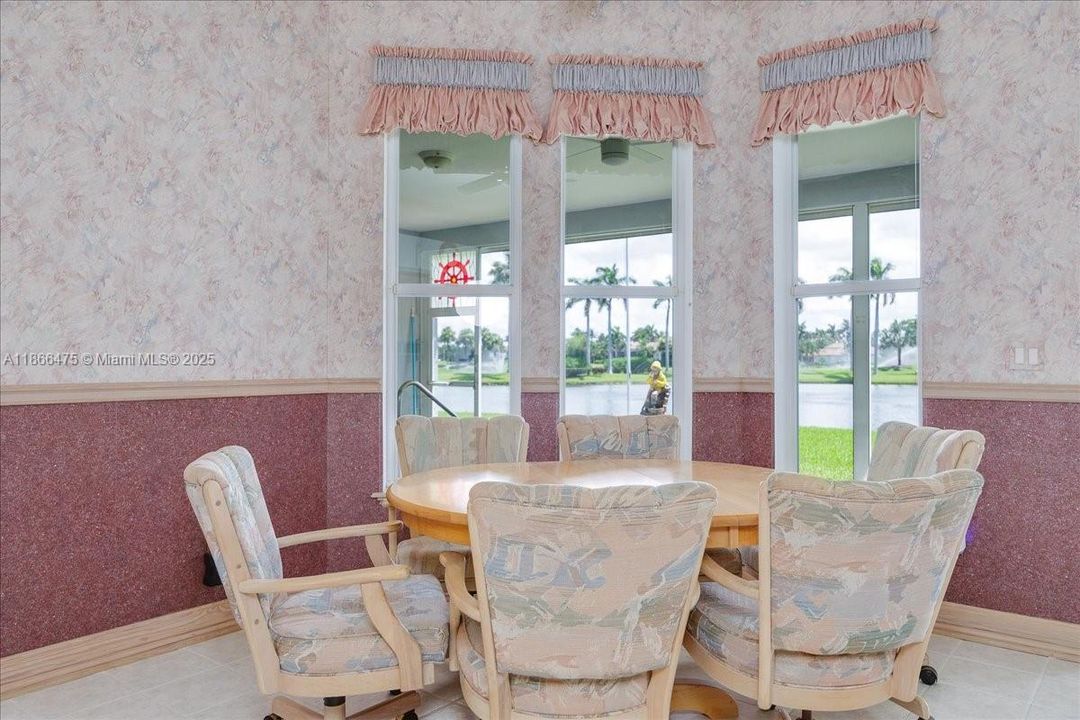 Vendido Recientemente: $889,999 (3 camas, 3 baños, 0 Pies cuadrados)