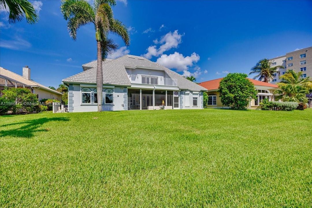 Vendido Recientemente: $889,999 (3 camas, 3 baños, 0 Pies cuadrados)