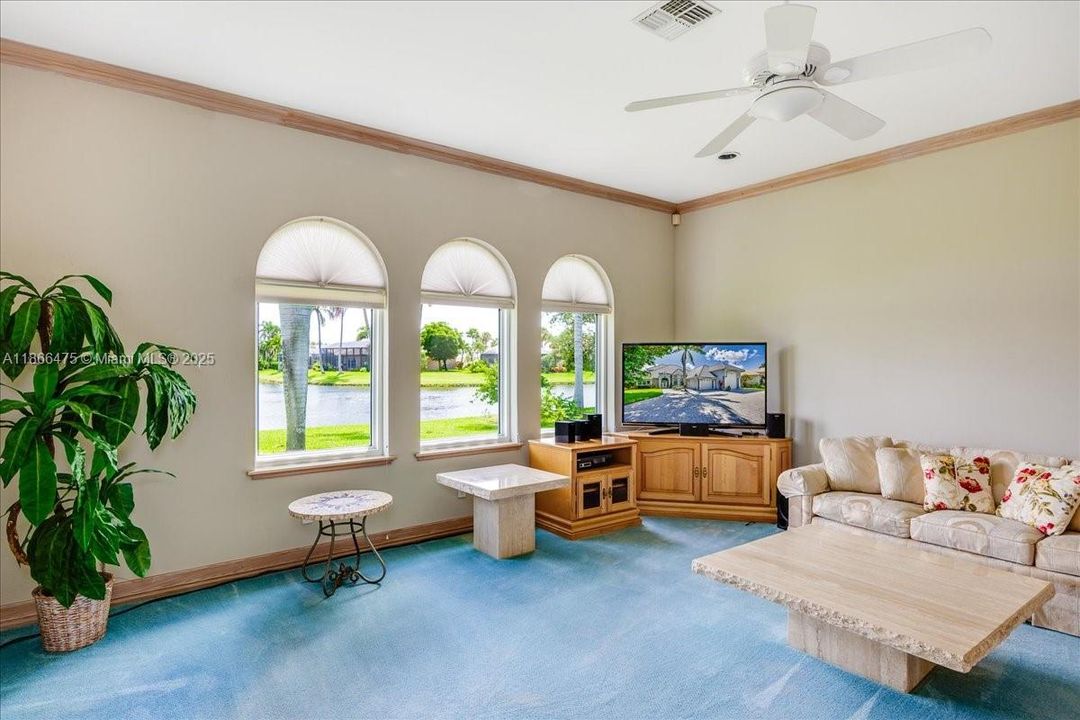 Vendido Recientemente: $889,999 (3 camas, 3 baños, 0 Pies cuadrados)