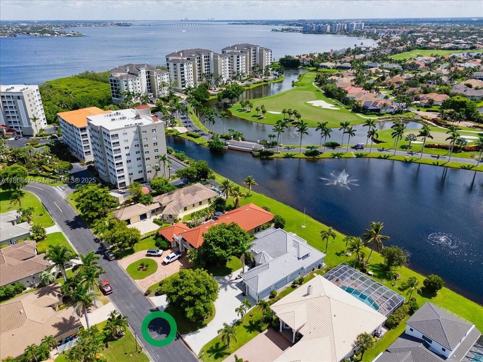 Vendido Recientemente: $889,999 (3 camas, 3 baños, 0 Pies cuadrados)