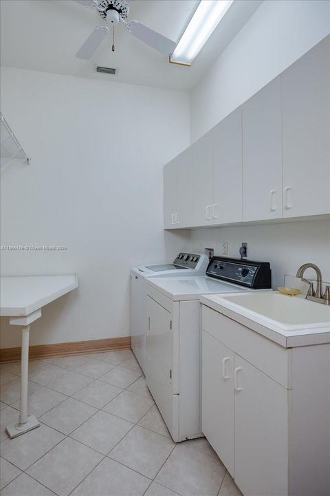 Vendido Recientemente: $889,999 (3 camas, 3 baños, 0 Pies cuadrados)