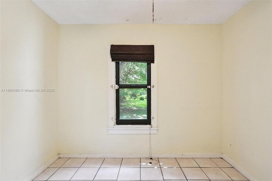 合同活跃: $849,000 (2 贝兹, 2 浴室, 1329 平方英尺)