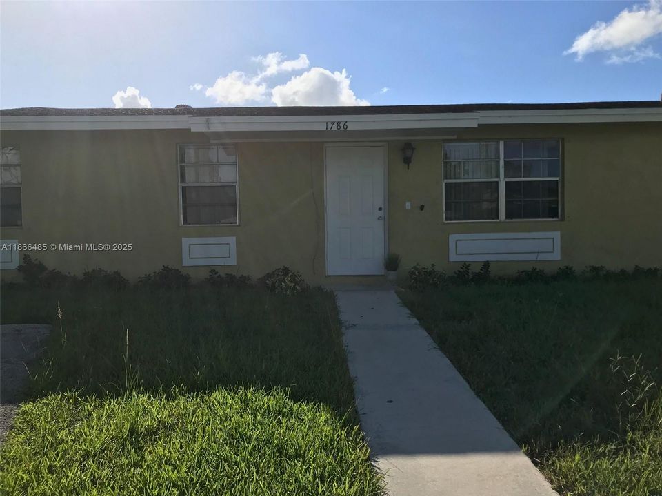 Недавно арендовано: $2,850 (4 спален, 2 ванн, 1400 Квадратных фут)