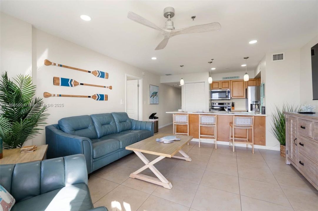 Recently Sold: $770,000 (2 beds, 2 baths, 841 Square Feet)