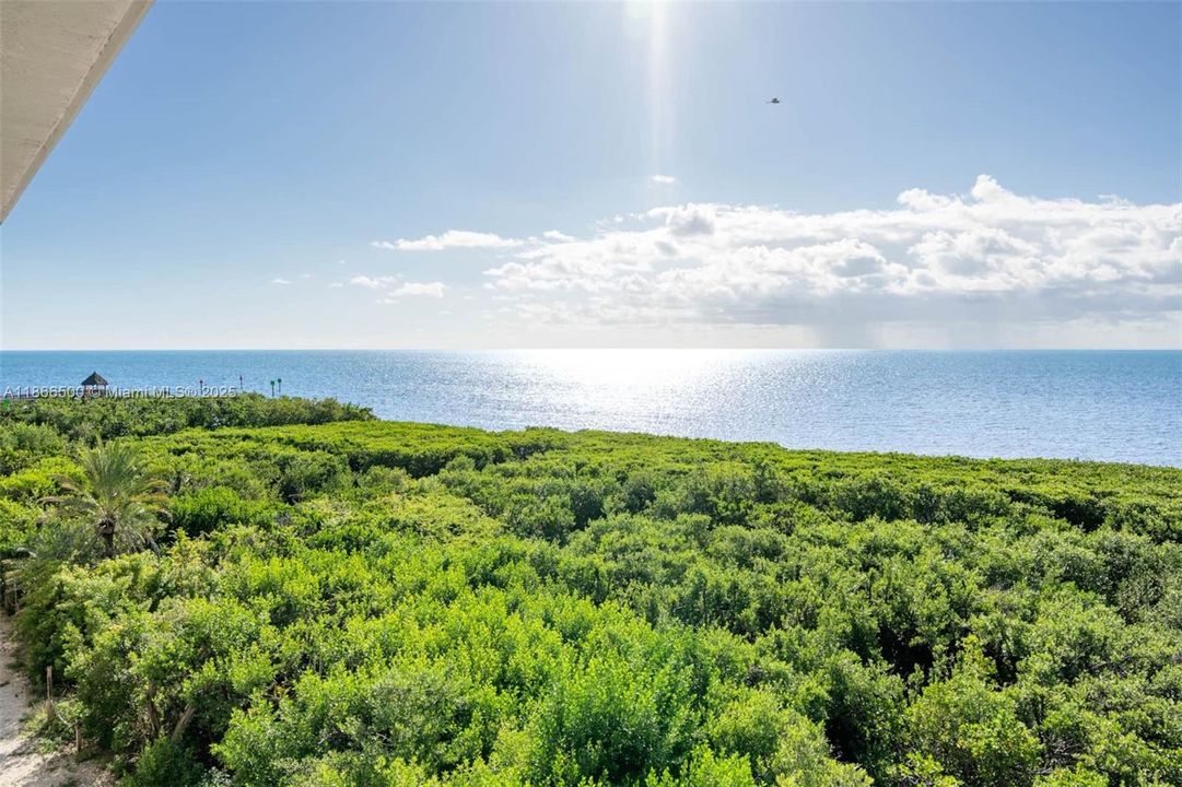 Recently Sold: $770,000 (2 beds, 2 baths, 841 Square Feet)