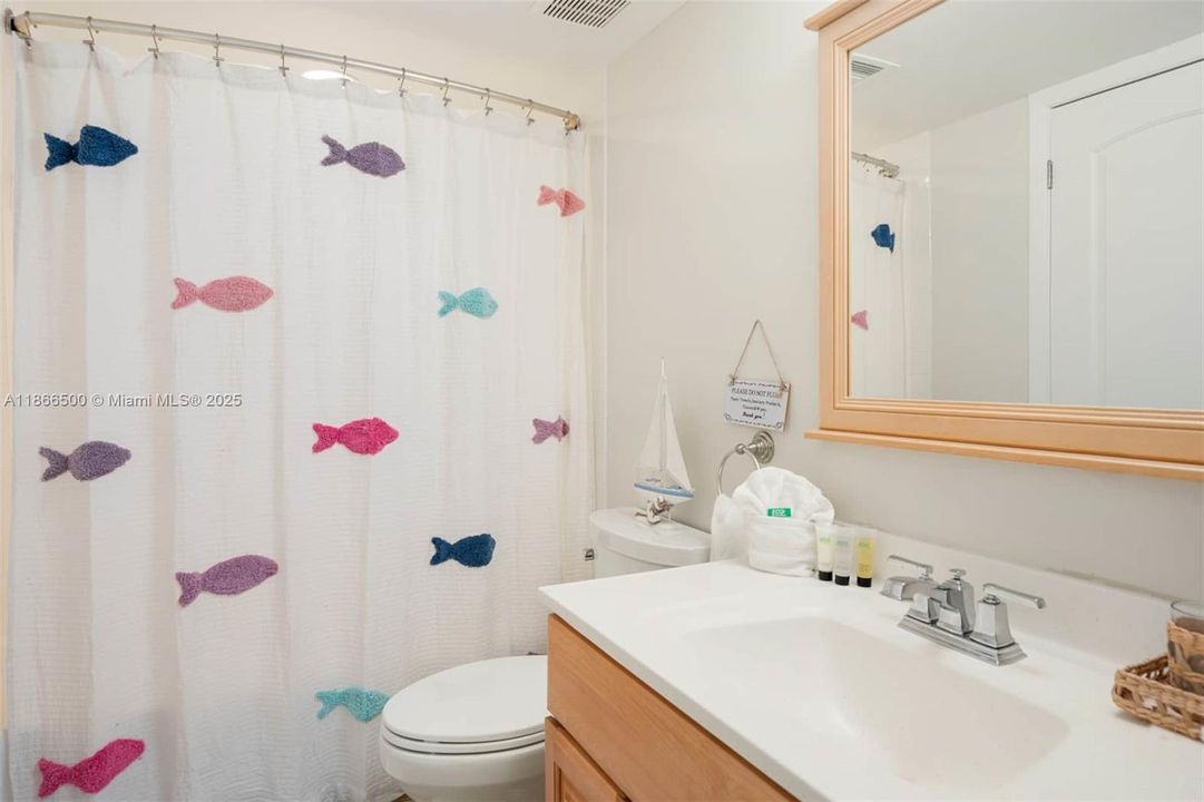 Recently Sold: $770,000 (2 beds, 2 baths, 841 Square Feet)