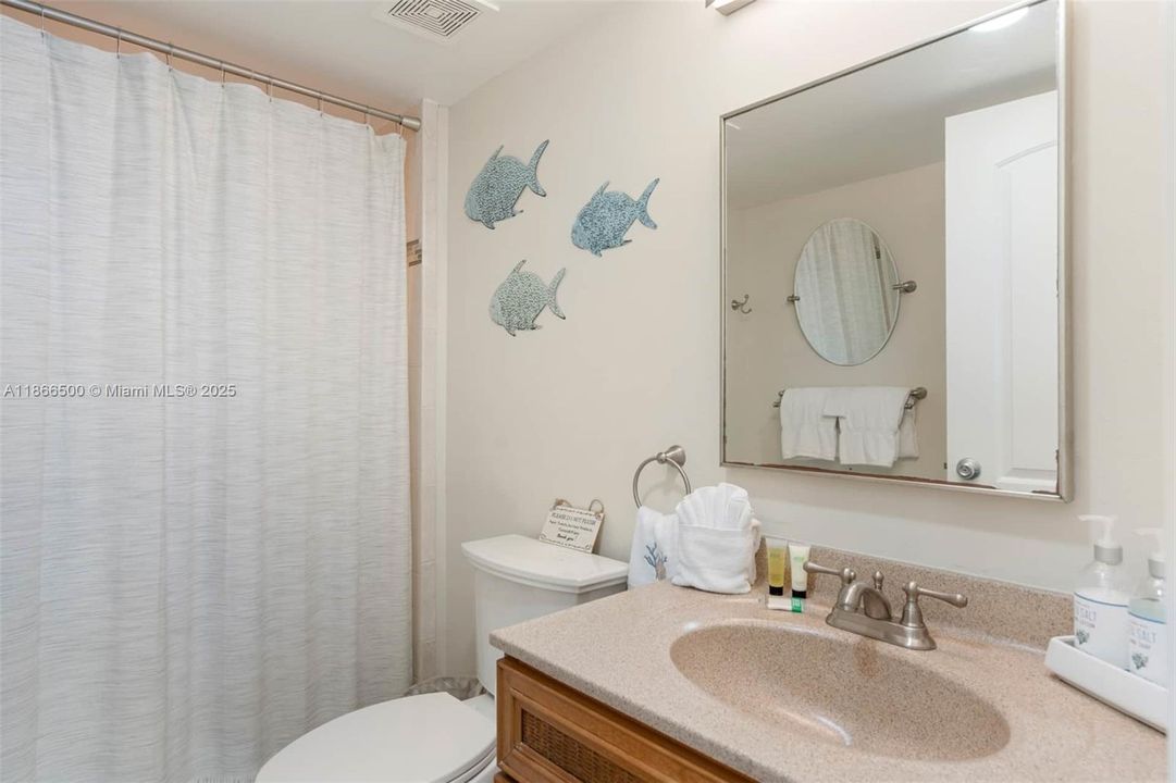 Recently Sold: $770,000 (2 beds, 2 baths, 841 Square Feet)