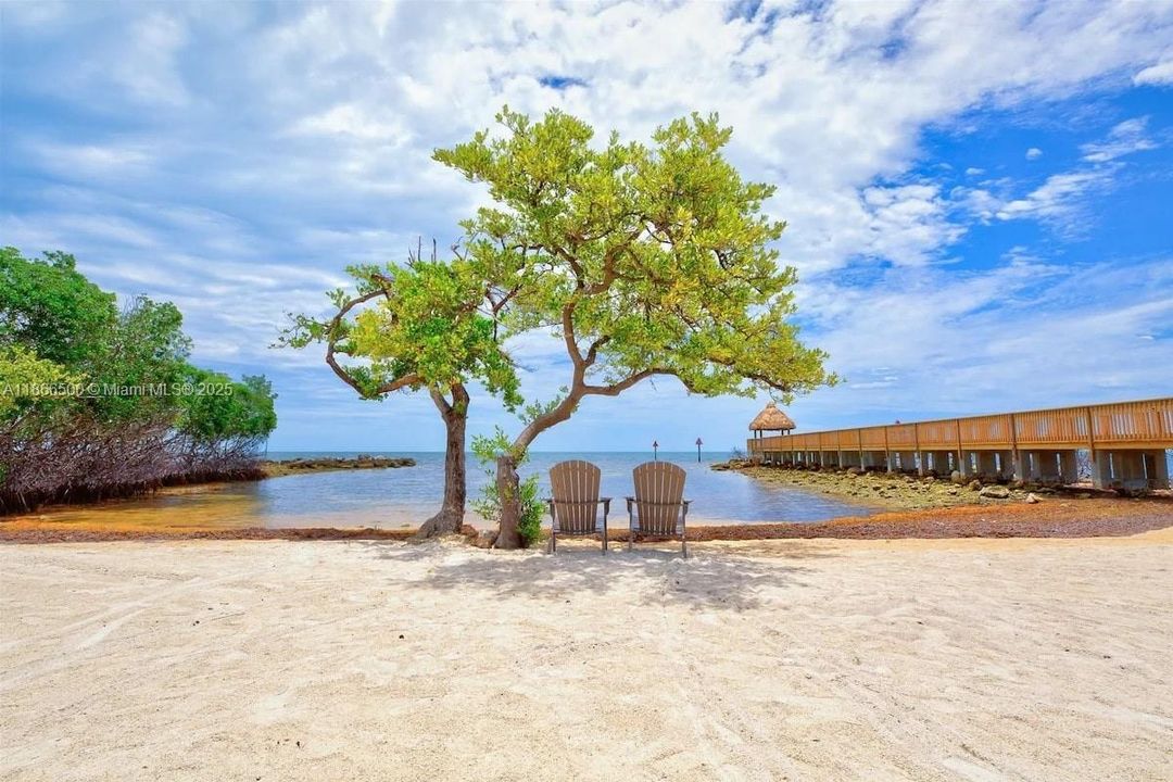 Recently Sold: $770,000 (2 beds, 2 baths, 841 Square Feet)