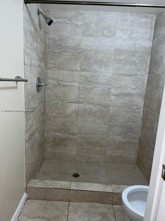 合同活跃: $2,000 (2 贝兹, 2 浴室, 1024 平方英尺)