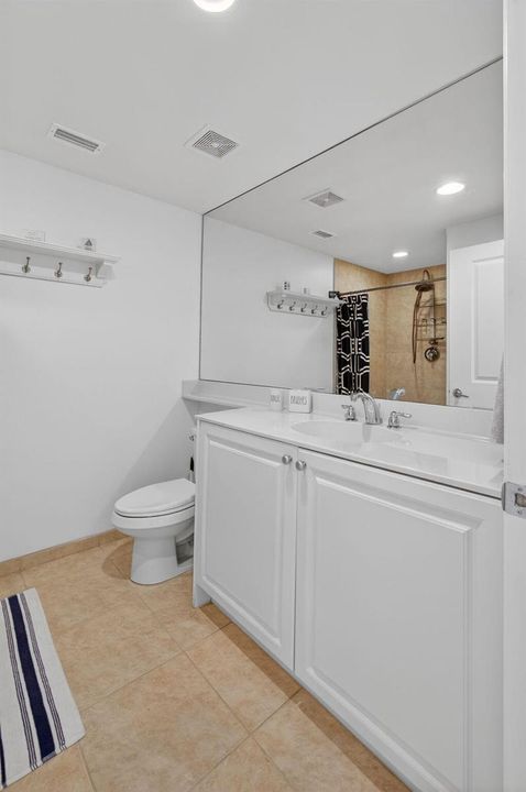 SPARE BATHROOM