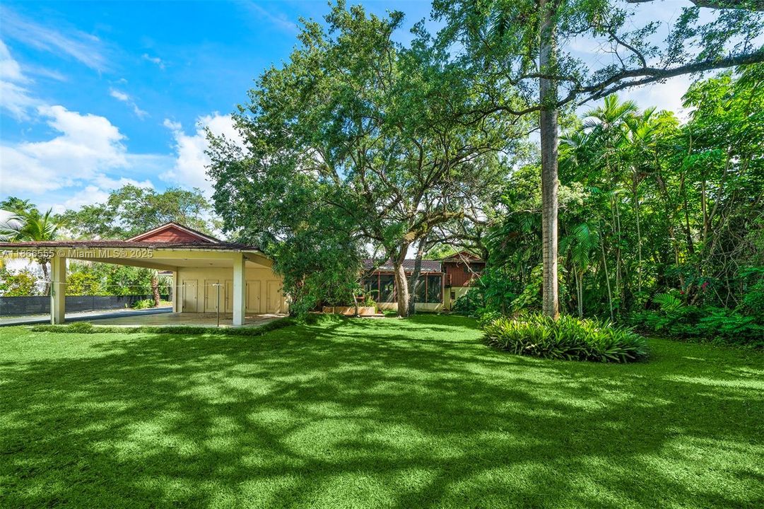 最近售出: $7,000,000 (3 贝兹, 3 浴室, 4048 平方英尺)