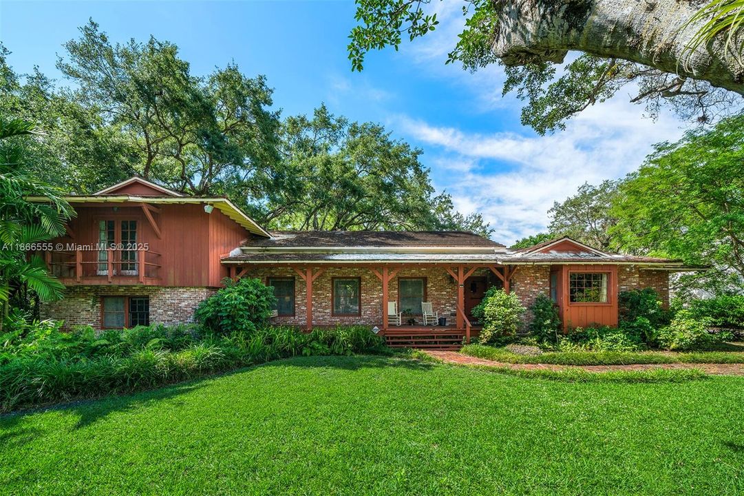 最近售出: $7,000,000 (3 贝兹, 3 浴室, 4048 平方英尺)