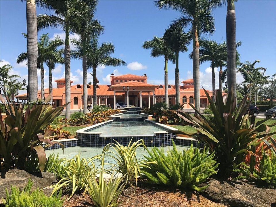 Под контрактом: $5,200 (5 спален, 4 ванн, 3945 Квадратных фут)