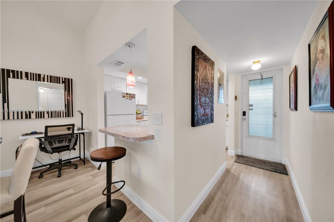 В аренду: $1,800 (2 спален, 2 ванн, 1117 Квадратных фут)