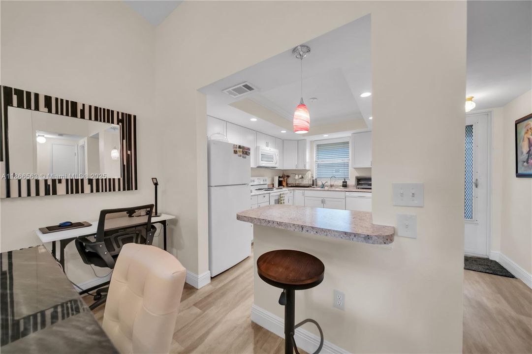 В аренду: $1,800 (2 спален, 2 ванн, 1117 Квадратных фут)