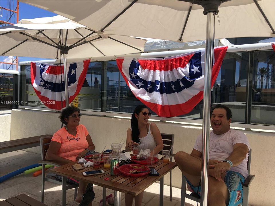 待售: $675,000 (1 贝兹, 1 浴室, 871 平方英尺)