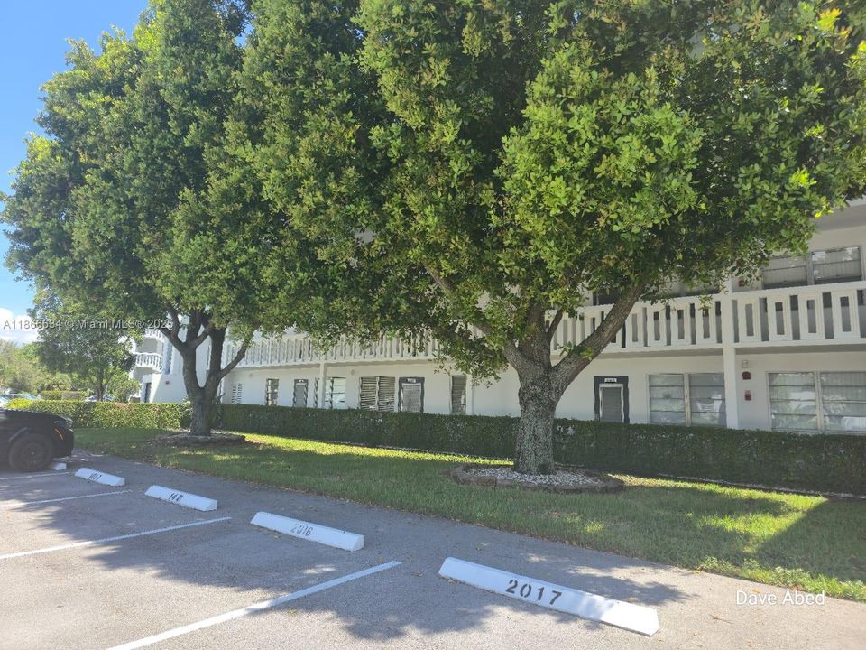 Active With Contract: $85,000 (2 beds, 2 baths, 860 Square Feet)