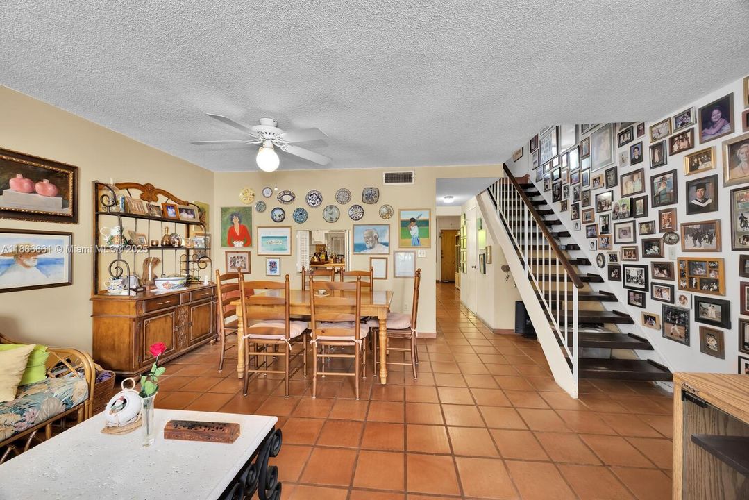 For Sale: $1,149,000 (2 beds, 2 baths, 1404 Square Feet)