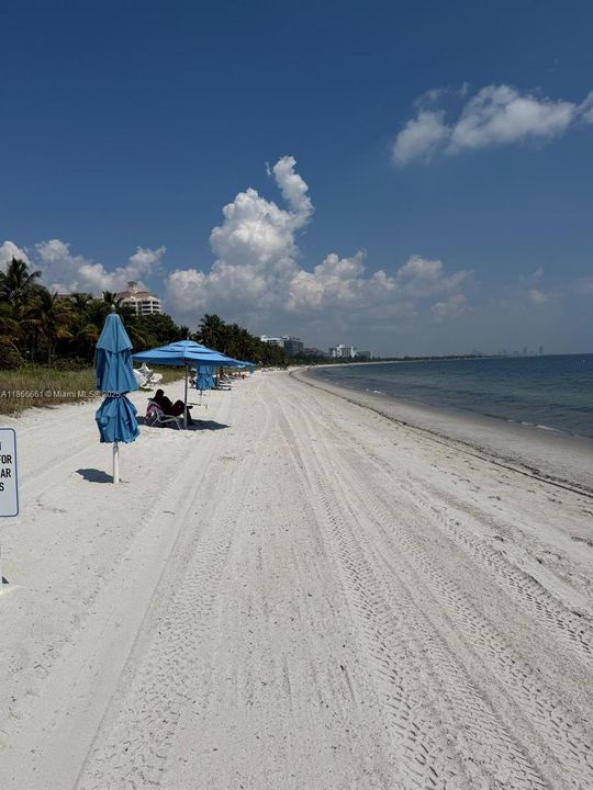 For Sale: $1,149,000 (2 beds, 2 baths, 1404 Square Feet)