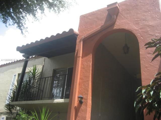 Recently Rented: $2,050 (1 beds, 1 baths, 709 Square Feet)