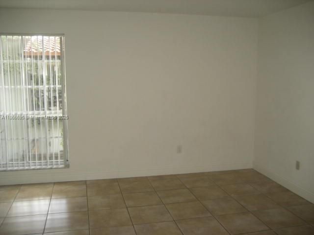 Recently Rented: $2,050 (1 beds, 1 baths, 709 Square Feet)