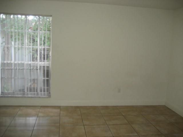 Recently Rented: $2,050 (1 beds, 1 baths, 709 Square Feet)