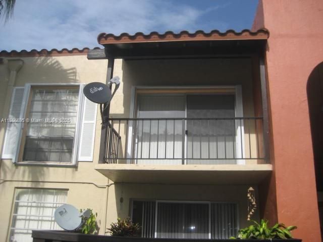 Recently Rented: $2,050 (1 beds, 1 baths, 709 Square Feet)