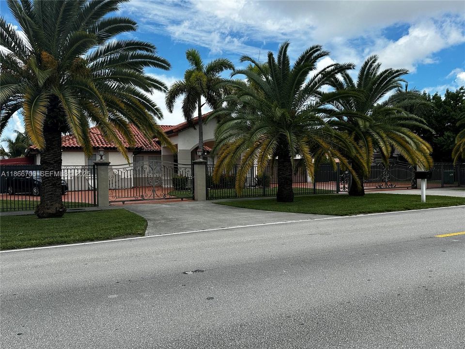 На продажу: $1,400,000 (4 спален, 3 ванн, 2805 Квадратных фут)