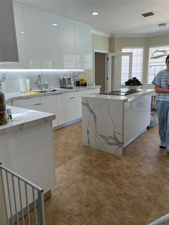 На продажу: $1,400,000 (4 спален, 3 ванн, 2805 Квадратных фут)