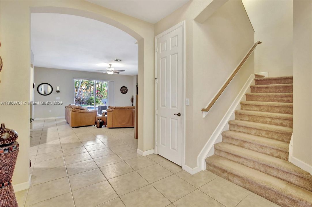 For Sale: $1,350,000 (5 beds, 5 baths, 4225 Square Feet)