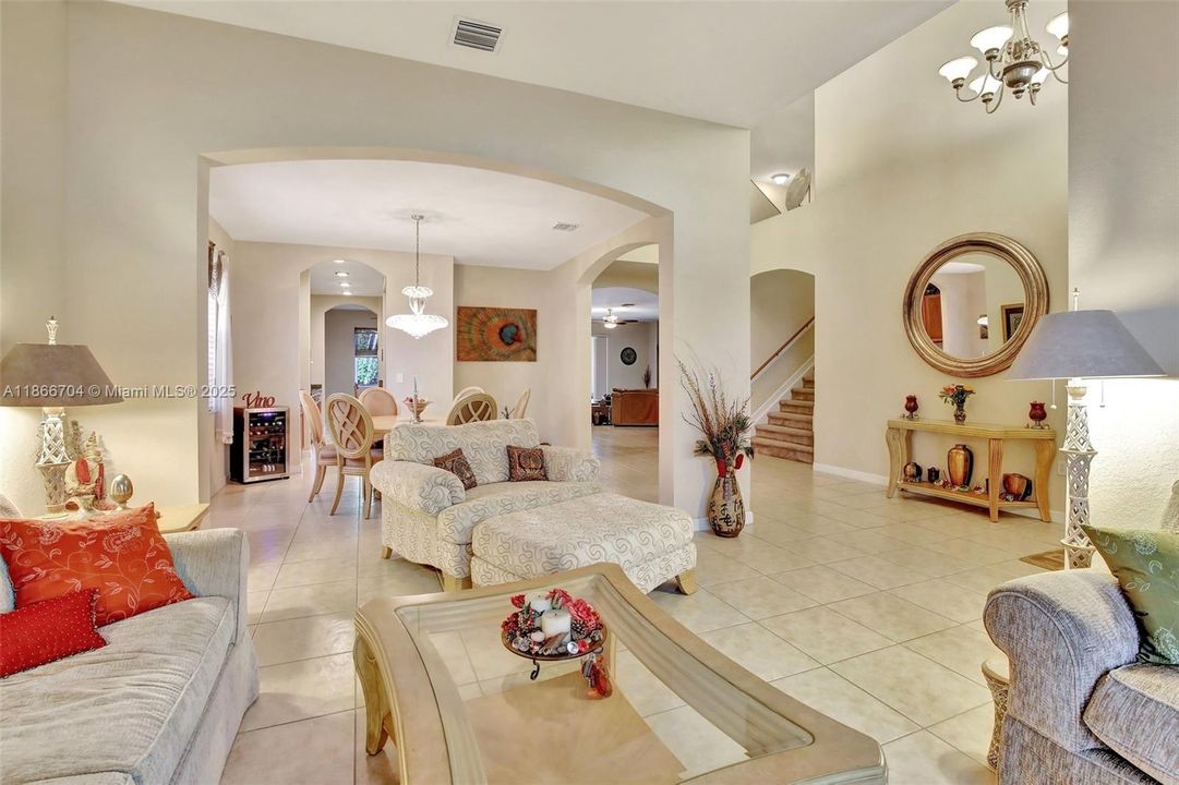 For Sale: $1,350,000 (5 beds, 5 baths, 4225 Square Feet)