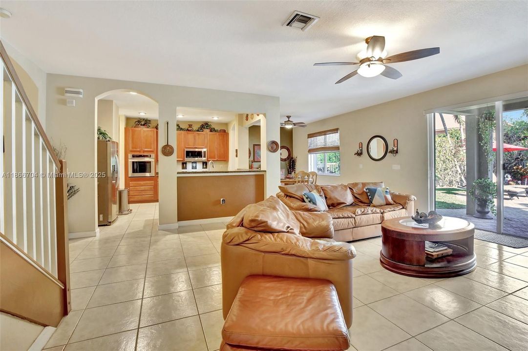 For Sale: $1,350,000 (5 beds, 5 baths, 4225 Square Feet)