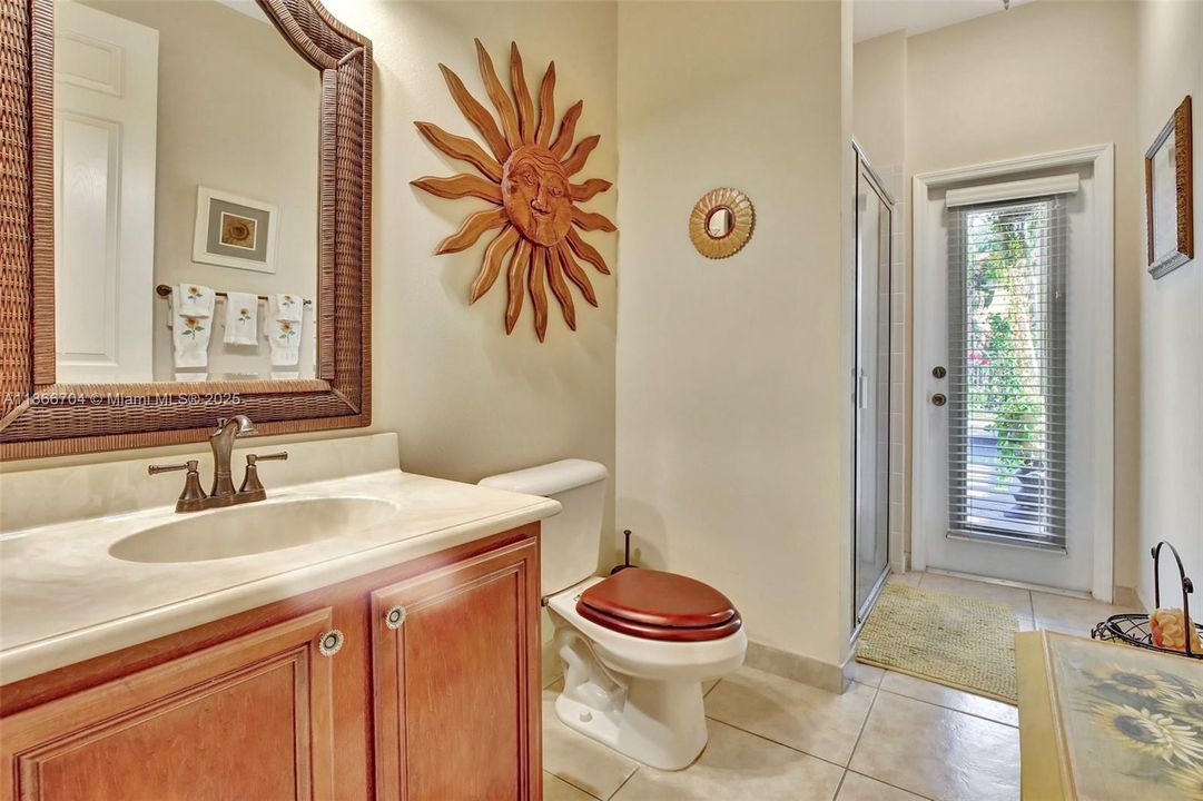 For Sale: $1,350,000 (5 beds, 5 baths, 4225 Square Feet)