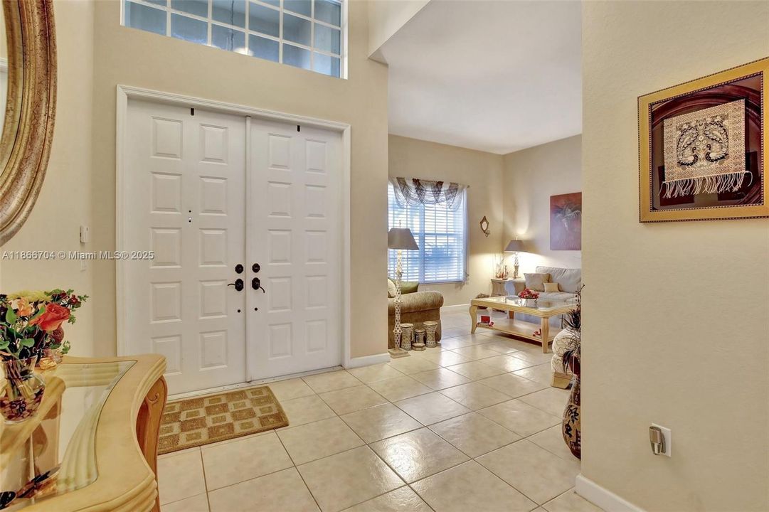 For Sale: $1,350,000 (5 beds, 5 baths, 4225 Square Feet)